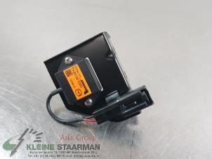 Gebruikte Microfoon Mazda CX-5 II (KF) 2.0 SkyActiv-G 160 16V 4WD Prijs € 60,00 Margeregeling aangeboden door Kleine Staarman B.V. Autodemontage