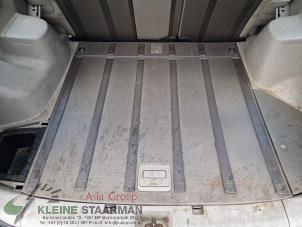 Używane Plyta podlogowa bagaznika Nissan X-Trail (T30) 2.2 dCi 16V 4x4 Cena na żądanie oferowane przez Kleine Staarman B.V. Autodemontage