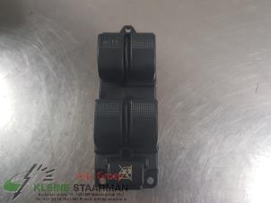 Gebruikte Elektrisch Raam Schakelaar Mazda 6 (GG12/82) 1.8i 16V Prijs € 42,50 Margeregeling aangeboden door Kleine Staarman B.V. Autodemontage