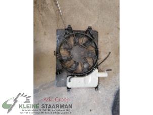 Używane Obudowa wentylatora Kia Pro cee'd (JDB3) 1.6 GDI 16V Cena na żądanie oferowane przez Kleine Staarman B.V. Autodemontage