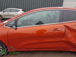 Używane Szyba drzwi lewych wersja 2-drzwiowa Kia Pro cee'd (JDB3) 1.6 GDI 16V Cena na żądanie oferowane przez Kleine Staarman B.V. Autodemontage