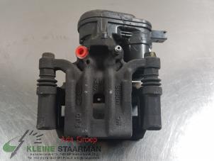 Używane Zacisk hamulcowy prawy tyl Kia Pro cee'd (JDB3) 1.6 GDI 16V Cena na żądanie oferowane przez Kleine Staarman B.V. Autodemontage