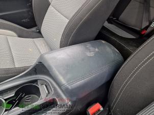 Używane Podlokietnik Kia Pro cee'd (JDB3) 1.6 GDI 16V Cena na żądanie oferowane przez Kleine Staarman B.V. Autodemontage