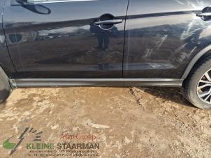 Begagnade Sidokjol, vänster Mitsubishi ASX 2.2 DI-D 16V 4WD Pris på förfrågan erbjuds av Kleine Staarman B.V. Autodemontage