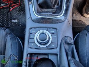 Używane Panel obslugi radia Mazda 6 (GJ/GH/GL) 2.2 SkyActiv-D 150 16V Cena na żądanie oferowane przez Kleine Staarman B.V. Autodemontage