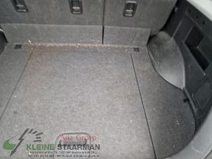 Używane Plyta podlogowa bagaznika Mitsubishi Outlander (CU) 2.0 16V 4x2 Cena na żądanie oferowane przez Kleine Staarman B.V. Autodemontage