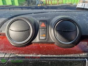 Używane Przelacznik swiatel awaryjnych Suzuki Swift (ZC/ZD) 1.4 Booster Jet Sport Turbo 16V Cena na żądanie oferowane przez Kleine Staarman B.V. Autodemontage