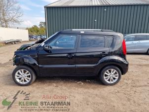 Gebruikte Stijl midden-links Kia Soul I (AM) 1.6 GDI 16V Prijs op aanvraag aangeboden door Kleine Staarman B.V. Autodemontage