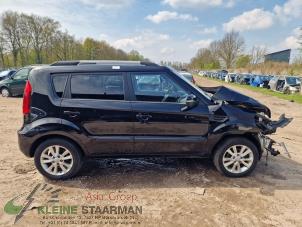 Gebruikte Stijl midden-rechts Kia Soul I (AM) 1.6 GDI 16V Prijs op aanvraag aangeboden door Kleine Staarman B.V. Autodemontage