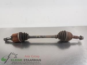 Używane Os napedowa lewy przód Nissan Micra C+C (K12) 1.4 16V Cena € 45,00 Procedura marży oferowane przez Kleine Staarman B.V. Autodemontage