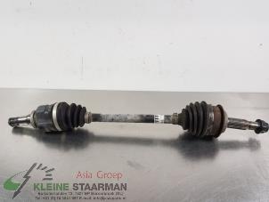 Begagnade Drivaxel, vänster fram Toyota Yaris III (P13) 1.5 16V Dual VVT-iE Pris € 65,00 Marginaltabell erbjuds av Kleine Staarman B.V. Autodemontage