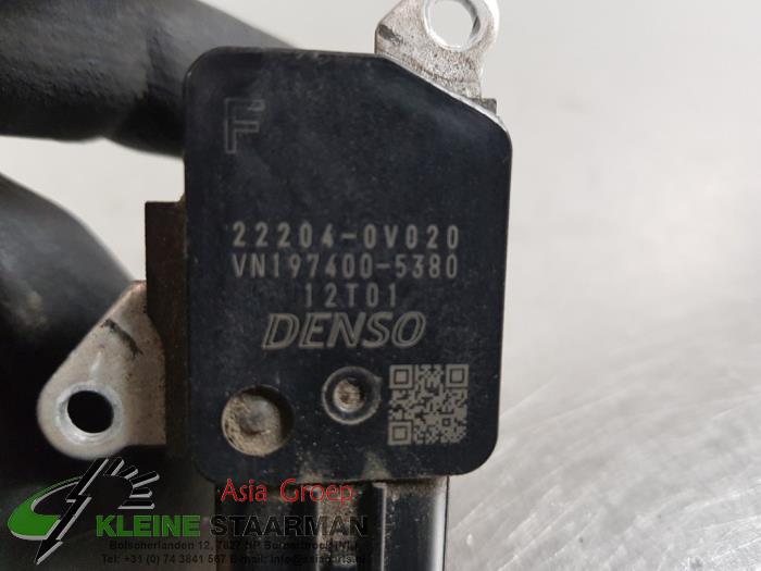 Luftflödesmätare från en Toyota Yaris III (P13) 1.5 16V Dual VVT-iE 2017
