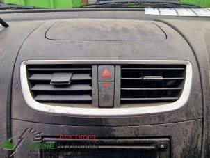 Używane Przelacznik swiatel awaryjnych Suzuki Swift (ZA/ZC/ZD) 1.6 Sport VVT 16V Cena na żądanie oferowane przez Kleine Staarman B.V. Autodemontage