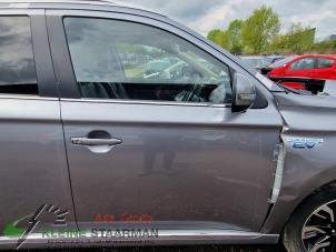 Używane Drzwi prawe przednie wersja 4-drzwiowa Mitsubishi Outlander (GF/GG) 2.0 16V PHEV 4x4 Cena € 250,00 Procedura marży oferowane przez Kleine Staarman B.V. Autodemontage
