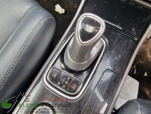 Używane Dzwignia wyboru automatycznej skrzyni biegów Mitsubishi Outlander (GF/GG) 2.0 16V PHEV 4x4 Cena na żądanie oferowane przez Kleine Staarman B.V. Autodemontage