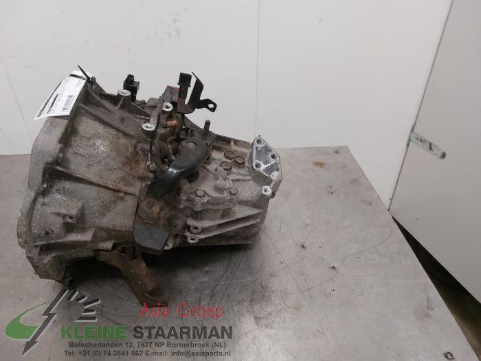 Versnellingsbak van een Kia Picanto (TA) 1.2 16V 2012