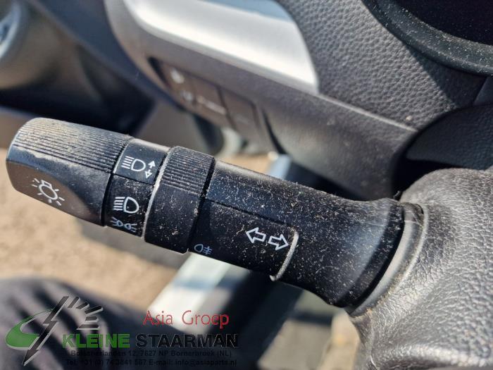 Pinker Schakelaar van een Kia Picanto (TA) 1.2 16V 2012