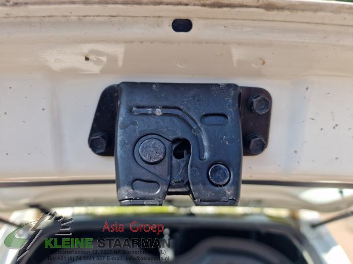 Achterklep Slotmechaniek van een Kia Picanto (TA) 1.2 16V 2012