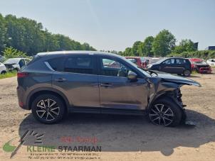 Gebruikte B-stijl rechts Mazda CX-5 II (KF) 2.0 SkyActiv-G 165 16V 2WD Prijs op aanvraag aangeboden door Kleine Staarman B.V. Autodemontage