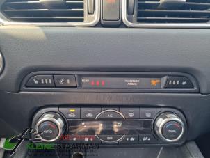Gebruikte Stoelverwarmings Schakelaar Mazda CX-5 II (KF) 2.0 SkyActiv-G 165 16V 2WD Prijs op aanvraag aangeboden door Kleine Staarman B.V. Autodemontage