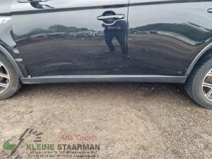 Używane Belka boczna lewa Mitsubishi Outlander (GF/GG) 2.0 16V PHEV 4x4 Cena na żądanie oferowane przez Kleine Staarman B.V. Autodemontage