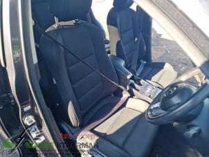 Gebruikte Voorstoel rechts Mazda CX-5 I (KE,GH) 2.2 SkyActiv-D 150 16V 2WD Prijs op aanvraag aangeboden door Kleine Staarman B.V. Autodemontage