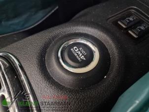 Używane Przelacznik 2WD/4WD Mitsubishi Outlander (GF/GG) 2.0 16V PHEV 4x4 Cena na żądanie oferowane przez Kleine Staarman B.V. Autodemontage