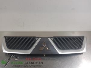 Używane Grill Mitsubishi Outlander (CW) 2.4 16V Mivec 4x4 Cena € 75,00 Procedura marży oferowane przez Kleine Staarman B.V. Autodemontage