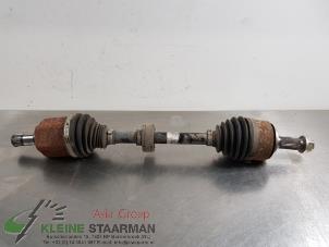 Gebruikte Aandrijfas links-voor Honda Civic (FK6/7/8/9) 1.0i VTEC Turbo 12V Prijs € 65,00 Margeregeling aangeboden door Kleine Staarman B.V. Autodemontage