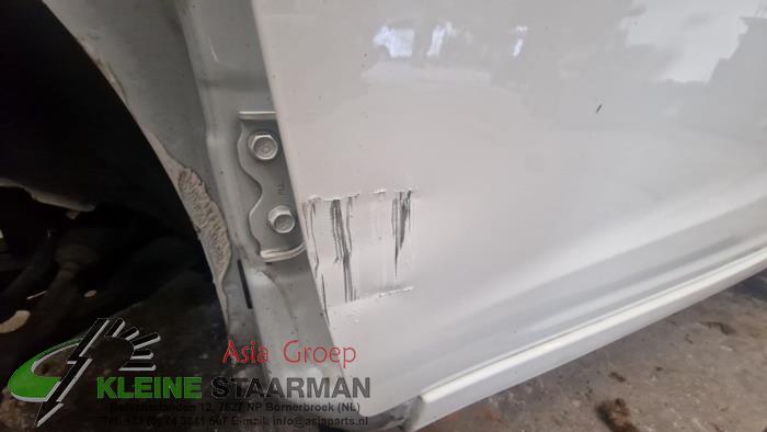 Dörr, 4-dörrars, vänster fram från en Hyundai i10 (B5) 1.0 12V 2018