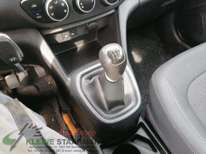 Växlingsmekanism från en Hyundai i10 (B5) 1.0 12V 2018