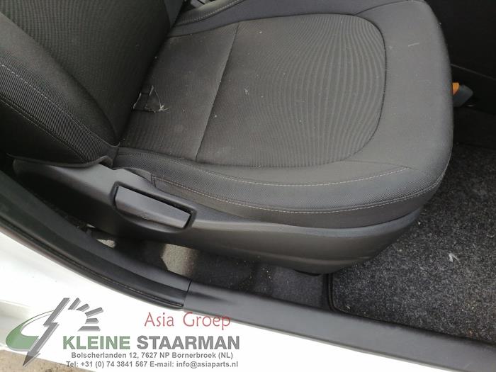 Säte, höger från en Hyundai i10 (B5) 1.0 12V 2018