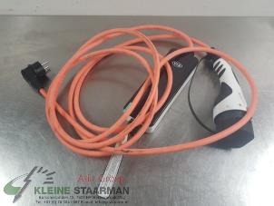 Używane Kabel ladowania samochodu elektrycznego Kia Niro I (DE) 1.6 GDI PHEV Cena na żądanie oferowane przez Kleine Staarman B.V. Autodemontage