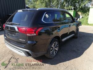 Używane Naroznik karoserii prawy tyl Mitsubishi Outlander (GF/GG) 2.0 16V 4x4 Cena na żądanie oferowane przez Kleine Staarman B.V. Autodemontage