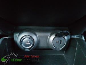 Używane Zlacze AUX/USB Suzuki Swift (ZC/ZD) 1.0 Booster Jet Turbo 12V SHVS Cena na żądanie oferowane przez Kleine Staarman B.V. Autodemontage