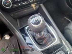 Używane Mechanizm wyboru Mazda 3 (BM/BN) 1.5 Skyactiv-G 100 16V Cena na żądanie oferowane przez Kleine Staarman B.V. Autodemontage