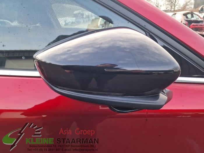 Skärmspegel, höger från en Mazda CX-30 (DM) 2.0 e-SkyActiv X 186 M Hybrid 16V 2023