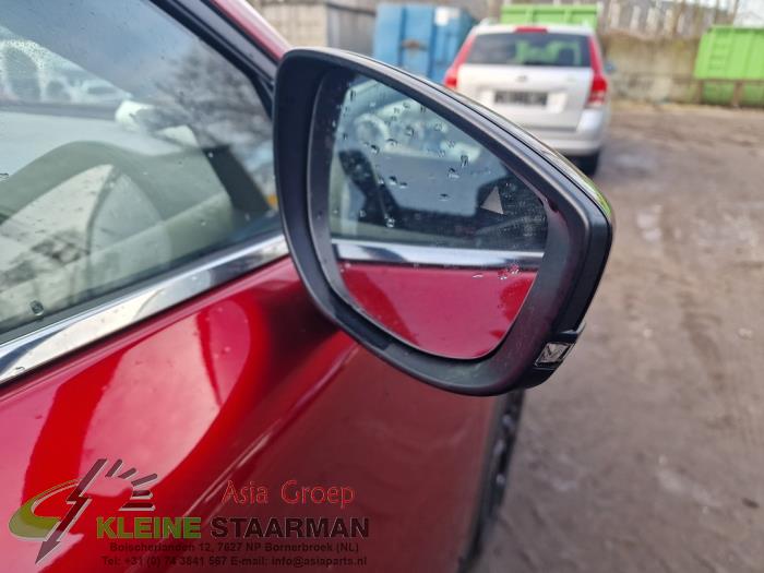 Skärmspegel, höger från en Mazda CX-30 (DM) 2.0 e-SkyActiv X 186 M Hybrid 16V 2023