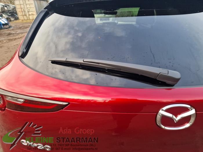 Bakre torkararm från en Mazda CX-30 (DM) 2.0 e-SkyActiv X 186 M Hybrid 16V 2023