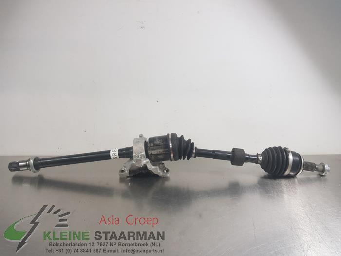 Os napedowa prawy przód z Mazda CX-30 (DM) 2.0 e-SkyActiv X 186 M Hybrid 16V 2023