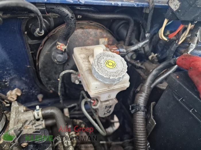 Huvudcylinder från en Suzuki Wagon-R+ (RB) 1.3 16V VVT 2006