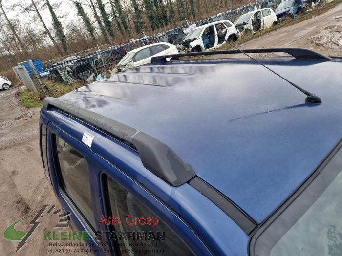 Takskena, höger från en Suzuki Wagon-R+ (RB) 1.3 16V VVT 2006