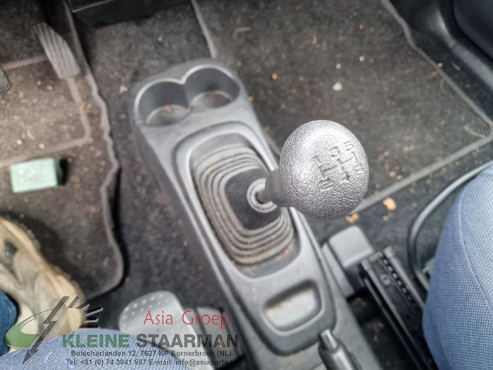 Växlingsmekanism från en Suzuki Wagon-R+ (RB) 1.3 16V VVT 2006