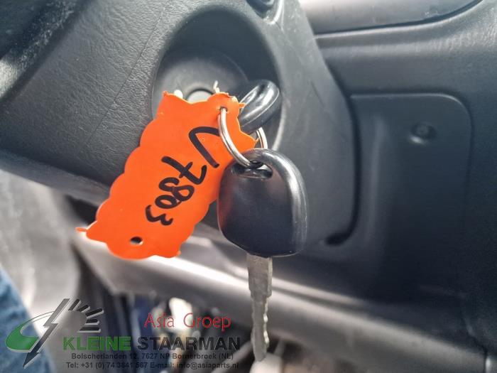 Tändningslås + dator från en Suzuki Wagon-R+ (RB) 1.3 16V VVT 2006