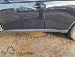 Używane Belka boczna lewa Mitsubishi Outlander (GF/GG) 2.0 16V PHEV 4x4 Cena na żądanie oferowane przez Kleine Staarman B.V. Autodemontage