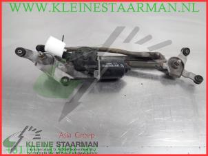 Begagnade Främre torkarmotor Toyota Avensis Verso (M20) 2.0 16V VVT-i D-4 Pris € 42,50 Marginaltabell erbjuds av Kleine Staarman B.V. Autodemontage