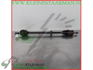 Gebruikte Aandrijfas links-voor Honda Civic (EP/EU) 1.6 16V VTEC Prijs € 45,00 Margeregeling aangeboden door Kleine Staarman B.V. Autodemontage