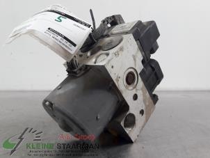 Używane Pompa ABS Toyota Corolla (E12) 1.6 16V VVT-i Cena € 62,50 Procedura marży oferowane przez Kleine Staarman B.V. Autodemontage