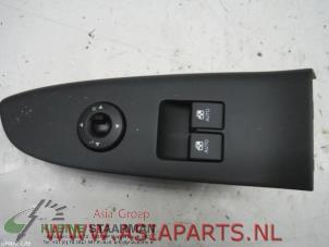 Używane Przelacznik elektrycznej szyby Kia Pro cee'd (EDB3) 1.4 CVVT 16V Cena € 42,50 Procedura marży oferowane przez Kleine Staarman B.V. Autodemontage