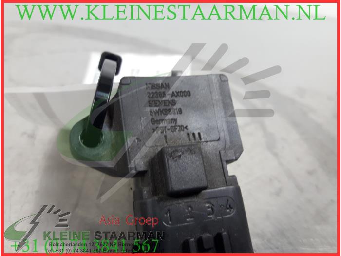 Miernik ilosci powietrza z Nissan Micra (K12) 1.4 16V 2004